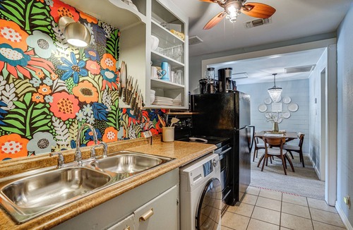 Fort Worth House | 5 Mi to Will Rogers Center! Private Oasis w/Grill