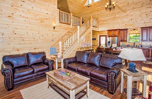 Pigeon Forge Cabin | 5 Miles to Gatlinburg! Indoor Heated Pool/Theater Room/Hot tub/Amazing Views!