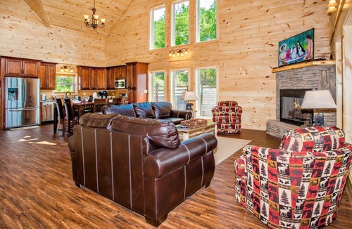 Pigeon Forge Cabin | 5 Miles to Gatlinburg! Indoor Heated Pool/Theater Room/Hot tub/Amazing Views!
