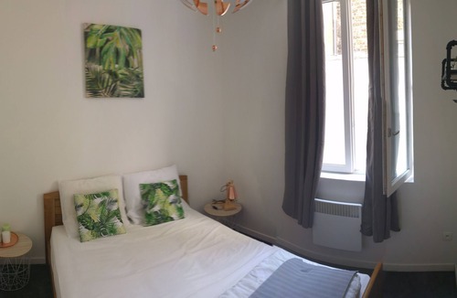 Gare Apartment | 5 min from the sea and the center, open view + garden