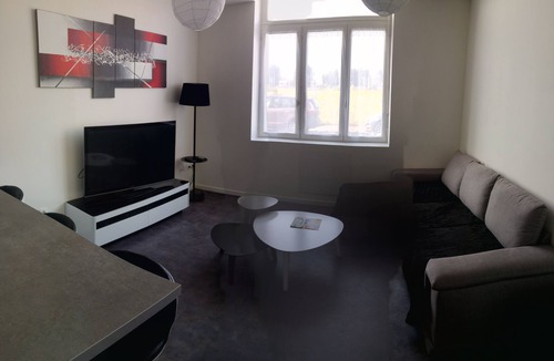 Gare Apartment | 5 min from the sea and the center, open view + garden