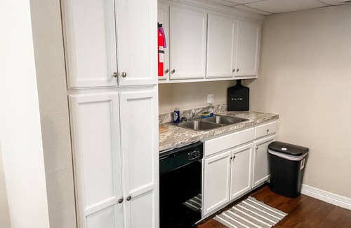 Central City Apartment | 5 Min to Beach & Downtown: Sleeps 5, Budget Stay