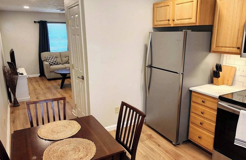 Jefferson City Apartment | 5 min to C-N Univ & Lake - Extra Parking