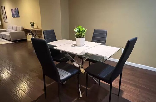 Sunnyvale House | 5 Min to Caltrain . Shared Bath with 1 Other Guest . Tech