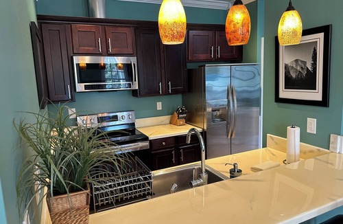 Hope Gardens House | 5 Min to Downtown 4 KING MSTR BDRM 4.5 Baths 2 Covered Porches+Rooftop Terrace!