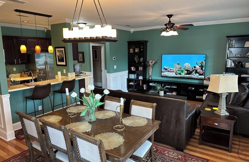 Hope Gardens House | 5 Min to Downtown 4 KING MSTR BDRM 4.5 Baths 2 Covered Porches+Rooftop Terrace!