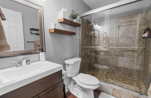 East Durham House | 5 Min to Downtown - 7 to Duke - Washer and Dryer