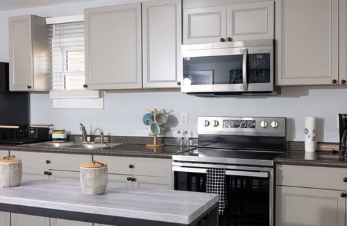 Burlington House | 5 Min to Elon | Car Rental Avail. | Washer/Dryer