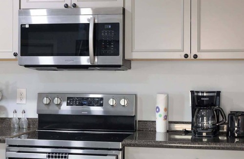 Burlington House | 5 Min to Elon | Car Rental Avail. | Washer/Dryer