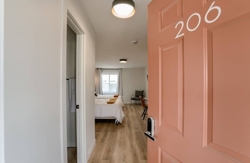 Lincoln Hotel | 5 min. to Lincoln's top attractions. Two-queens beds, pickleball & outdoor space
