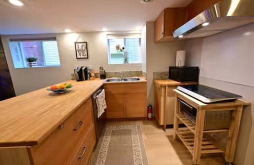 Ravenna House | 5 min to UW and U-Village/Cozy Design