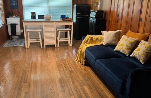 Willow Meadows/Willowbend Area House | 5 Min to World Cup Stadium - Sleeps 8 -Parking -Groups Welcome