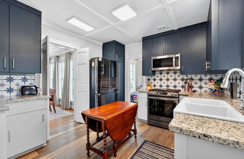 Surfside Beach House | 5-Min Walk to Beach, Pets & Families + Large Porch