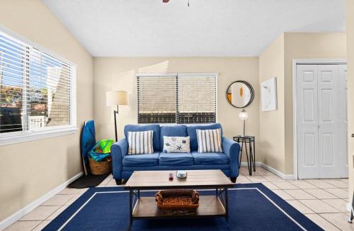 Crescent Beach House | 5 Min Walk to Sand - King Bed - Private Yard