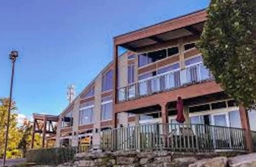 Lackawaxen House | 5 min walk to ski lifts & lodge! 25% off ski lifts & tubing! 1 hr from Legoland