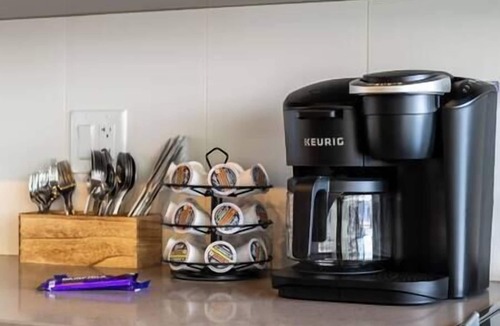 East Village Apartment | 5 min walk to Stampede | 2BR | AC | UG Parking