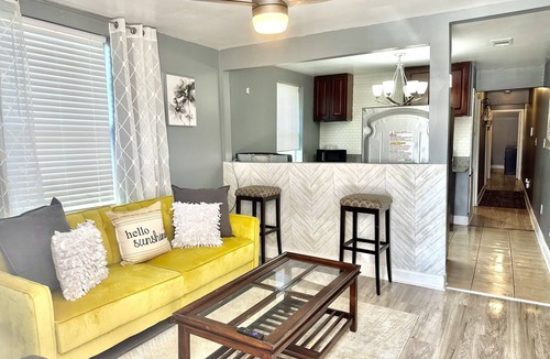 Kenner - Louis Armstrong International Airport House | 5 Mins From Airport! Cute Remodeled Historical Home