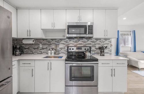 The Roads Apartment | 5 Mins to Brickell & Downtown - 2BR + Free Parking, Private Patio, Pets Ok