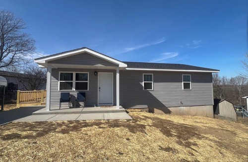 St. Robert House | 5 Mins to FLW Gate-Sleeps 10-Newly Remodeled