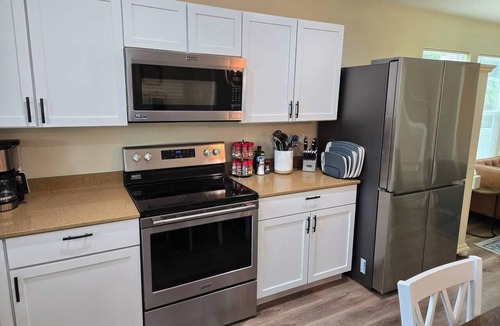 Somerville Cottage | 5 mins to Lake | Sleeps 7 | Boat Parking