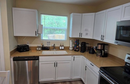 Somerville Cottage | 5 mins to Lake | Sleeps 7 | Boat Parking