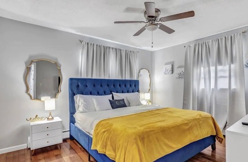 Stratford House | 5 Mins to Short Beach w/Grill, Deck, & Fire Pit