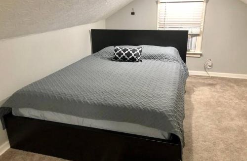 Middletown House | 5 Minute Call