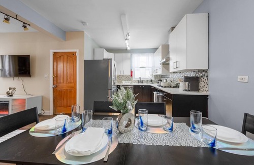 Elizabeth Apartment | 5 minute to the Newark liberty airport-Soothing 2-bedroom apartment in Elizabeth