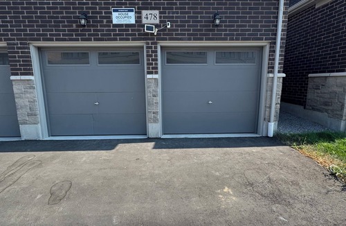 Whitby House | 5 minutes away from Hwy 401/Easily accessible to Toronto/close to Heber down