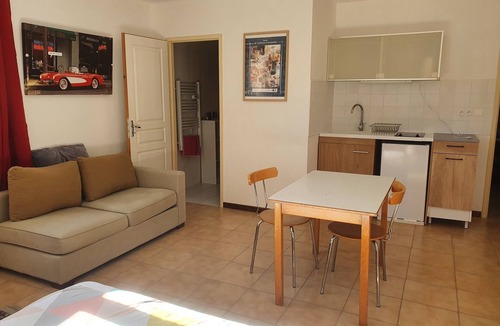Palaja Apartment | 5 minutes from Carcassonne, fully-equipped studio with terrace.
