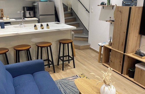 Coursan House | 5 minutes from Narbonne and large buffet.