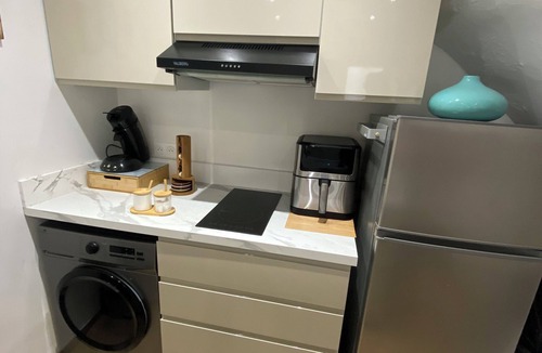 Coursan House | 5 minutes from Narbonne and large buffet.