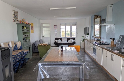 Chambretaud House | 5 minutes from puy du fou/large gite with 45m2 living room and games room
