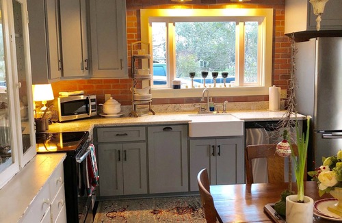 Carmine House | 5 minutes from Round Top! Convenient Antiquing Location