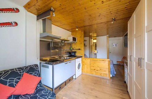 La Molina Apartment | 5 minutes from the Train, Restaurants and Supermarkets! Apartment Ideal for Couples.