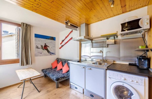 La Molina Apartment | 5 minutes from the Train, Restaurants and Supermarkets! Apartment Ideal for Couples.
