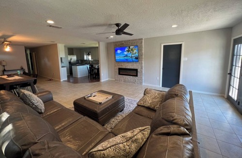 Myra House | 5 minutes from winery! Spacious home with pool & hot tub!