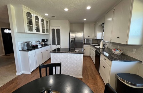 Myra House | 5 minutes from winery! Spacious home with pool & hot tub!