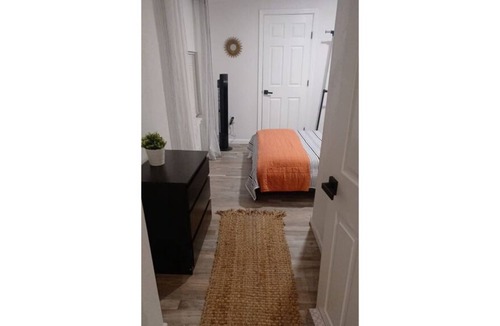 Highland Park House | 5 minutes to Downtown/ two house property