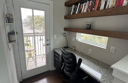 Parker Lane House | 5 minutes to downtown, 10 min to airport. Perfect for couple's retreat