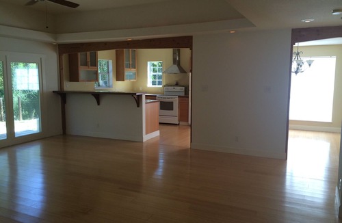 East Riverside - Oltorf House | 5 minutes to downtown! Family home with fenced yard, deck, wooded lot