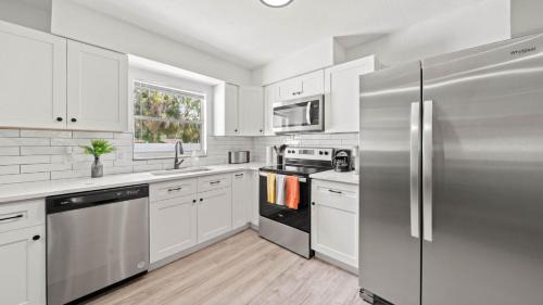 Orient Park House | 5 minutes to FL State Fairgrounds; Spacious home