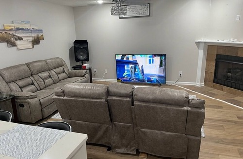 Hinesville Apartment | 5 minutes to Fort Stewart , home of 3ID!Newly renovated ultra modern apartment