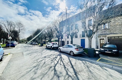 Saint-Cyr-l'Ecole Apartment | 5 minutes to Versailles