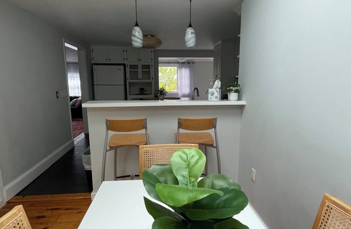 North Kingstown House | 5 Minutes to Wickford & the Town Beach! Beautiful, pet friendly coastal home!