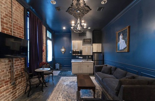 Faubourg Marigny Bed & Breakfast | 5 New Orleans Themed Units in FQ with Pool