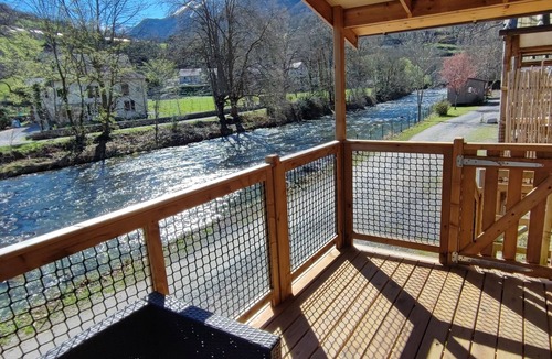 Laruns Cabin | 5-person comfort lodge by the river