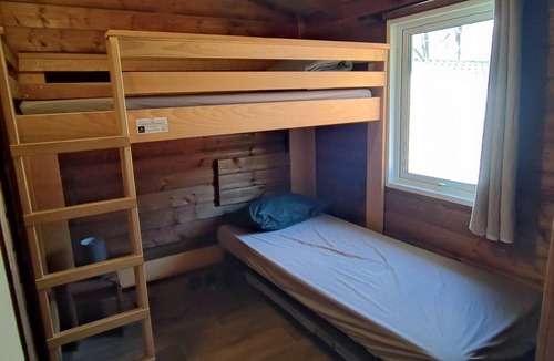 Laruns Cabin | 5-person comfort lodge by the river