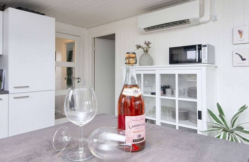 Pøt Strandby House | 5 person holiday home in Juelsminde-By Traum