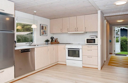 Pøt Strandby House | 5 person holiday home in Juelsminde-By Traum